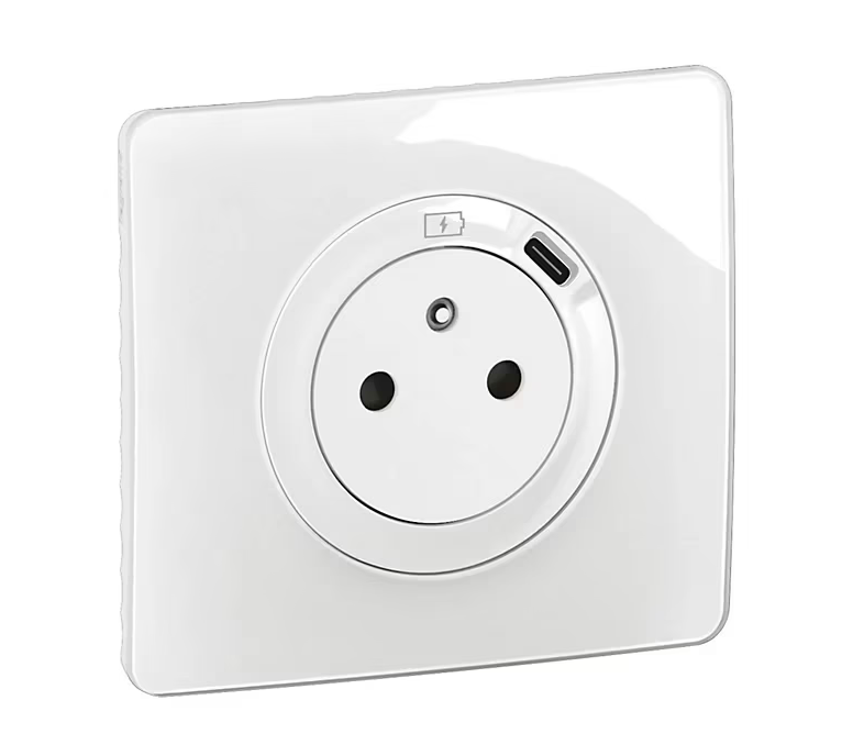 Prise 2 pôles avec terre avec 1 USB-C Legrand Céliane complet blanc