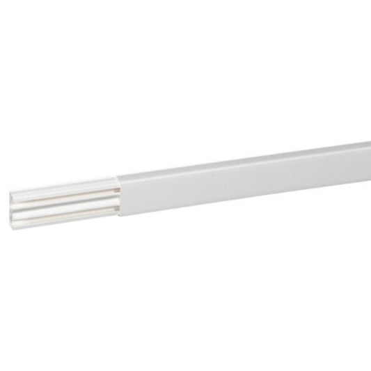 Moulure DLPLUS NF blanc pur avec cloison L. 2,10 m l. 40 mm 8+8 câbles 2,5²