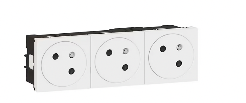 Mécanisme prise 2 pôles + terre Legrand Mosaïc blanc, 3 prises
